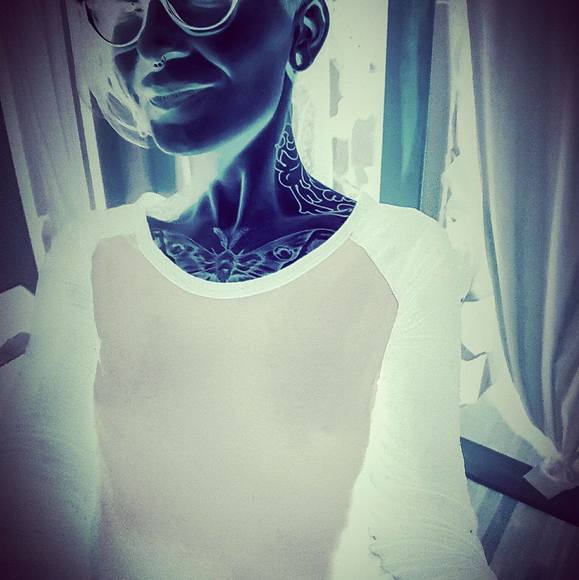 Meet your Posher, Laura - Picture 1 of 1